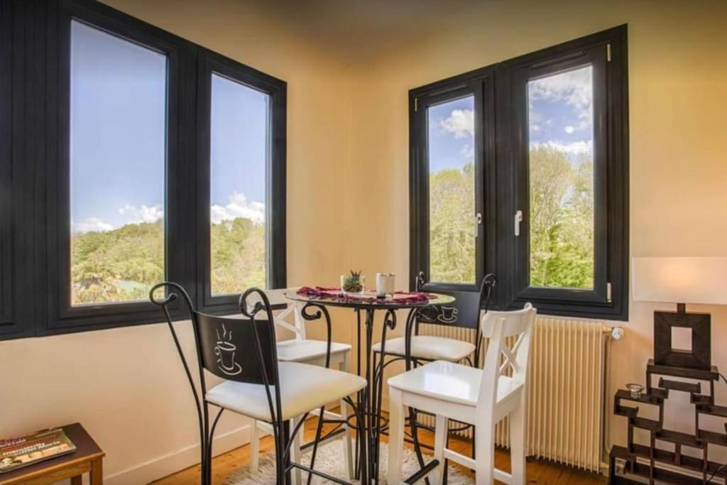 Вилла Le Manoir Du Val Douvres-la-Delivrande Экстерьер фото