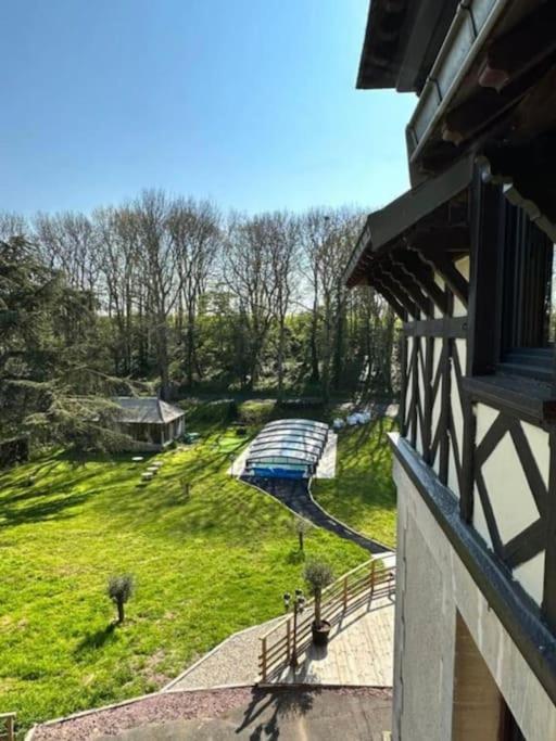Вилла Le Manoir Du Val Douvres-la-Delivrande Экстерьер фото
