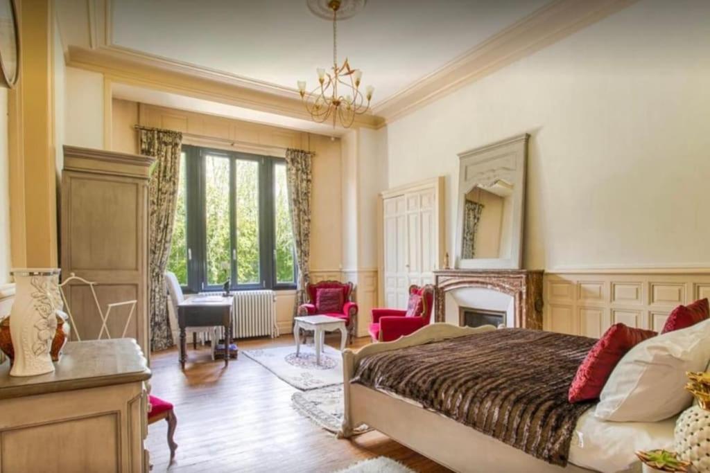 Вилла Le Manoir Du Val Douvres-la-Delivrande Экстерьер фото